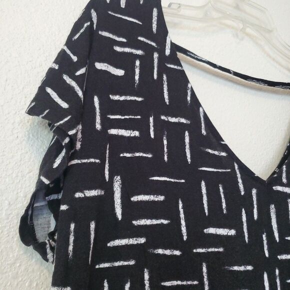 Old Navy Cutout Back Stretch Top Womens  L Black White Print Knit Short Sleeve - Picture 7 of 16